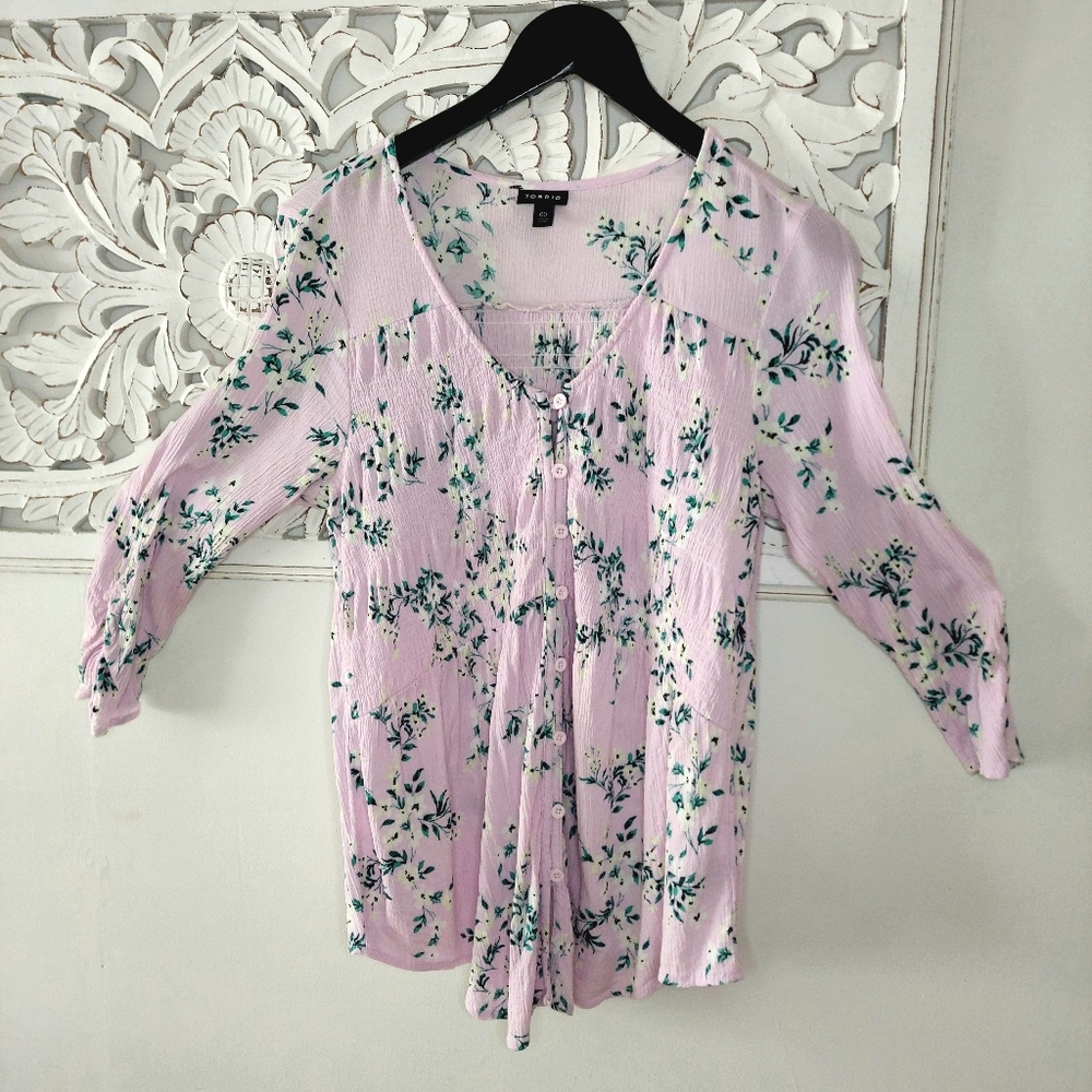 Torrid Floral Pink Crinkle Gauze Smocked Button Front Blouse Size 0 (Med Large)